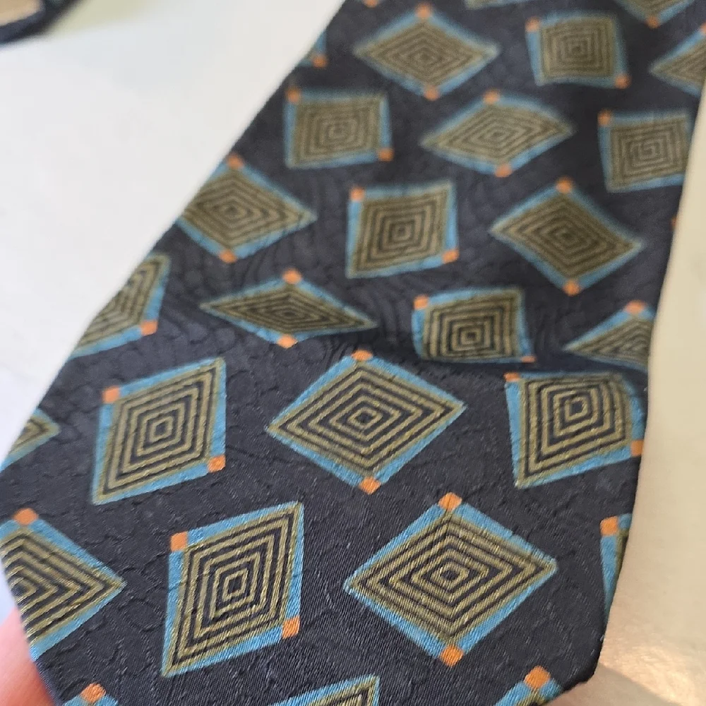 Giorgio‎ Armani Black Blue Gold Diamond Pattern Tie 100% Silk Made In Italy